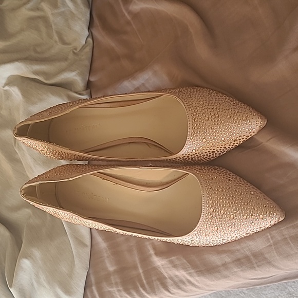 Shoes - Picture 4 of 8